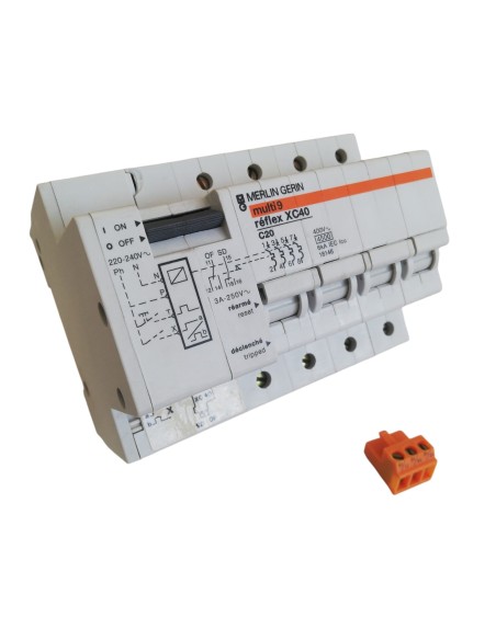 Interrupteur réflexe Merlin Gerin 18146 XC40 4P 40A 4,5k, commande 220V, courbe C